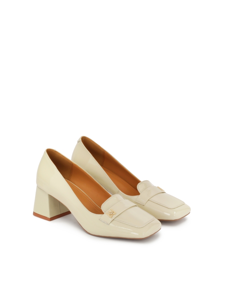 Patent leather pumps with square toes