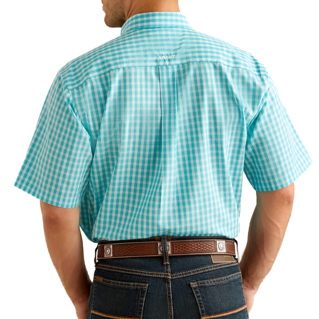Мужская рубашка Ariat с коротким рукавом и пуговицами, не требующая глажки, из льна.