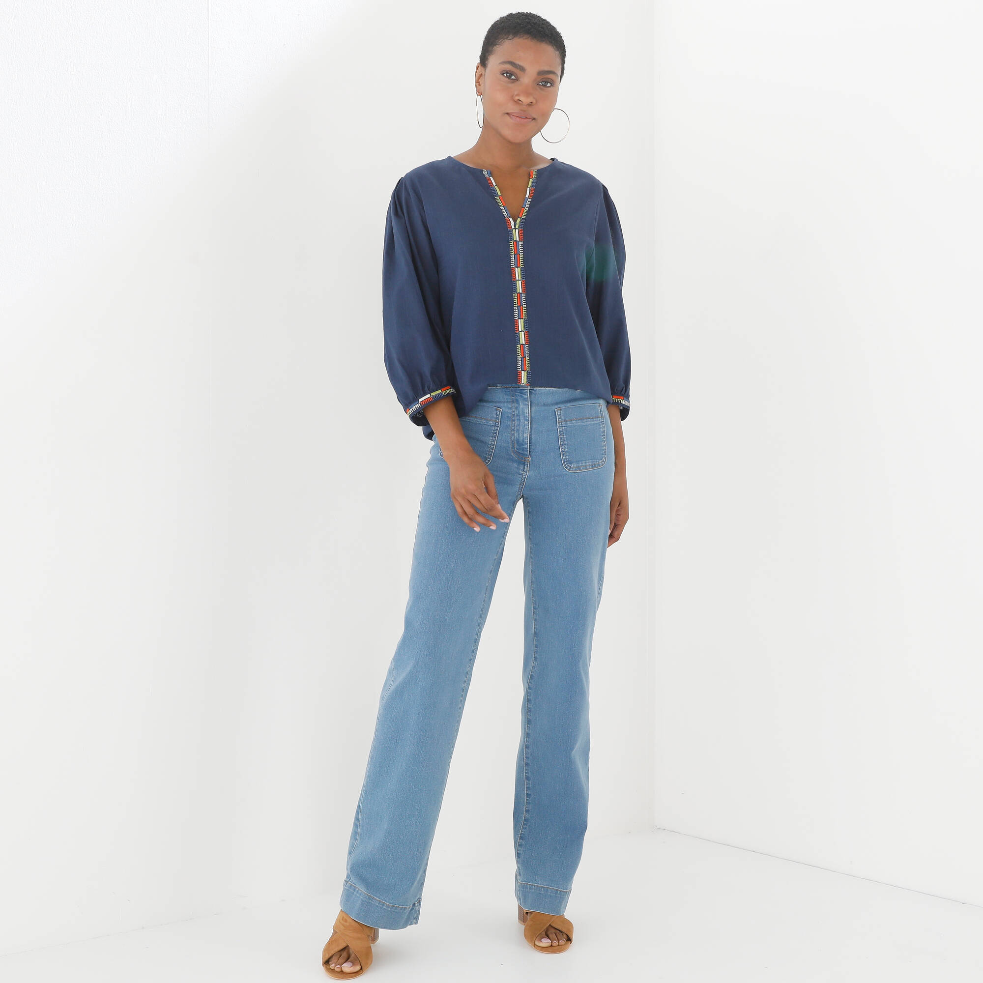 Blouse brodée en coton unie, manches 3/4