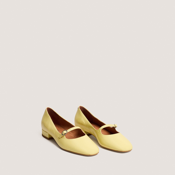 Ballerines à bouts carrésen vernis plissé jaune p&acirc;le | DIV