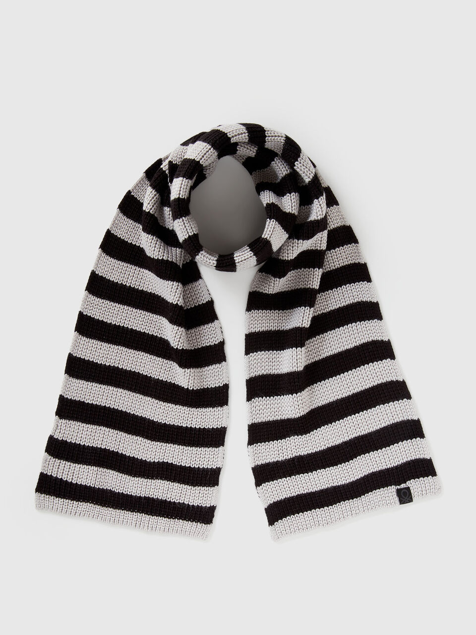 Striped knit scarf