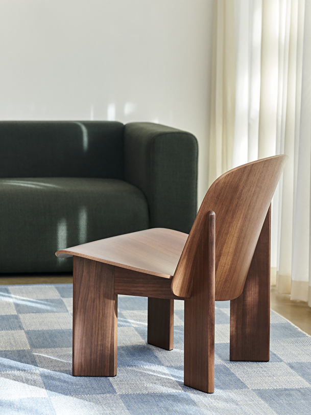 Fauteuil chisel andreas bergsaker bois contreplaque de noyer - hay naturel