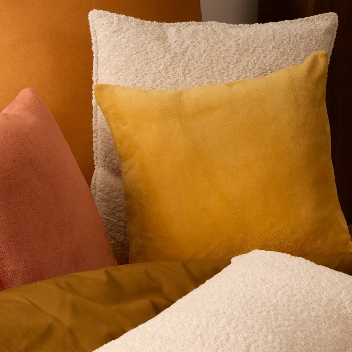 Cushion "Ollis" Ochre, 38x38 cm