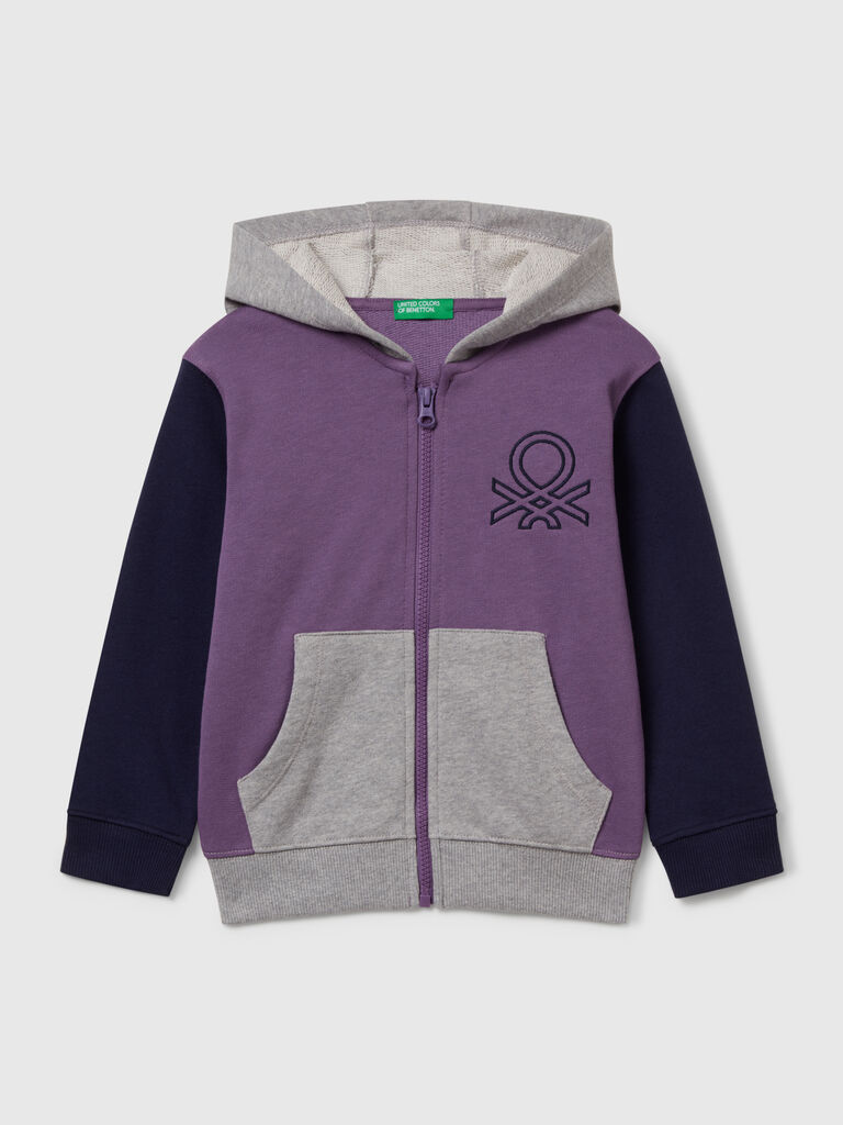 Hoodie with embroidery