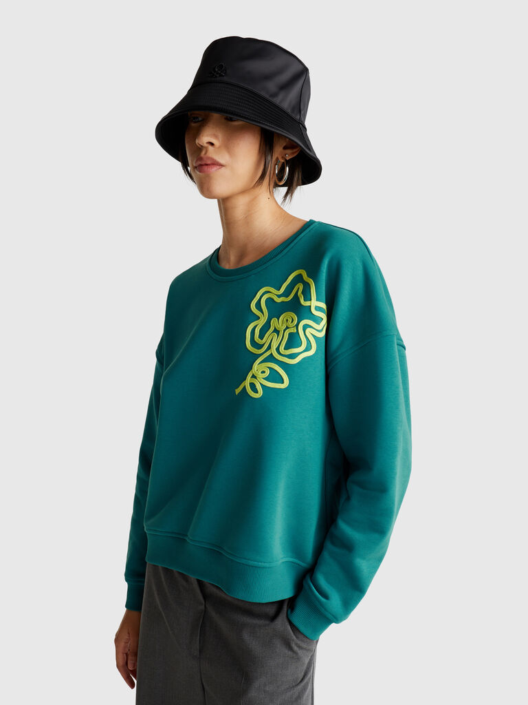 Regular fit sweatshirt with applique