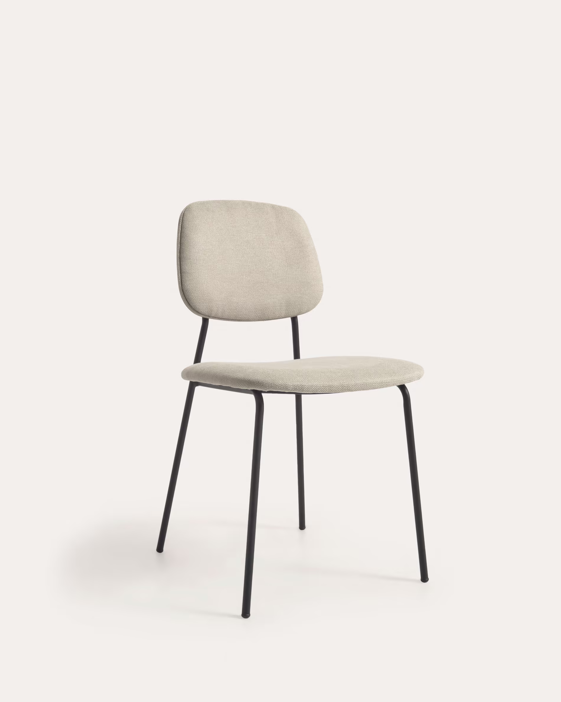 Silla apilable Benilda beige, chapa de roble y acero con acabado negro