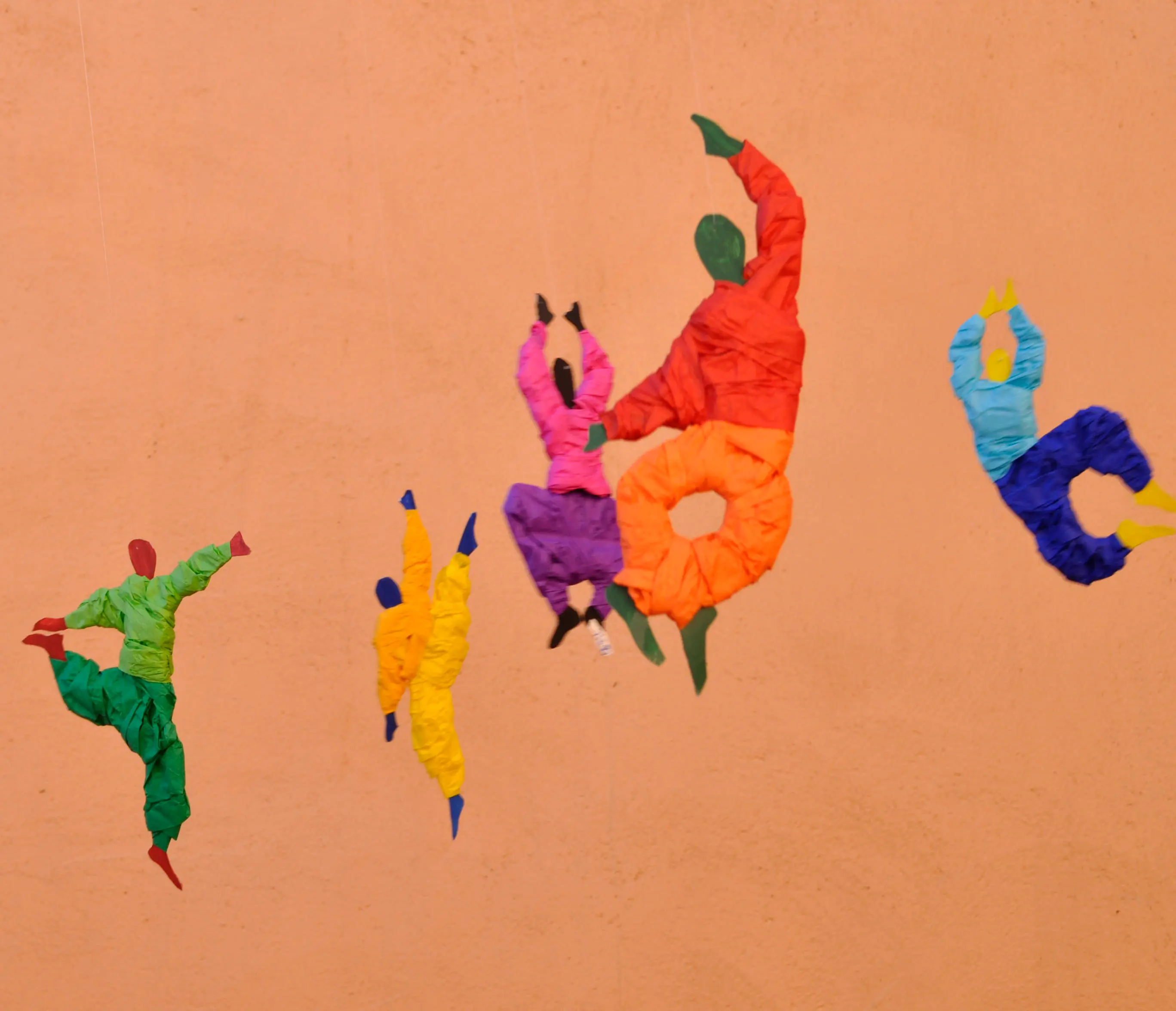 Baile Aereo Decorative mobile, Suspension. Hanging sculpture Silk paper. Colours