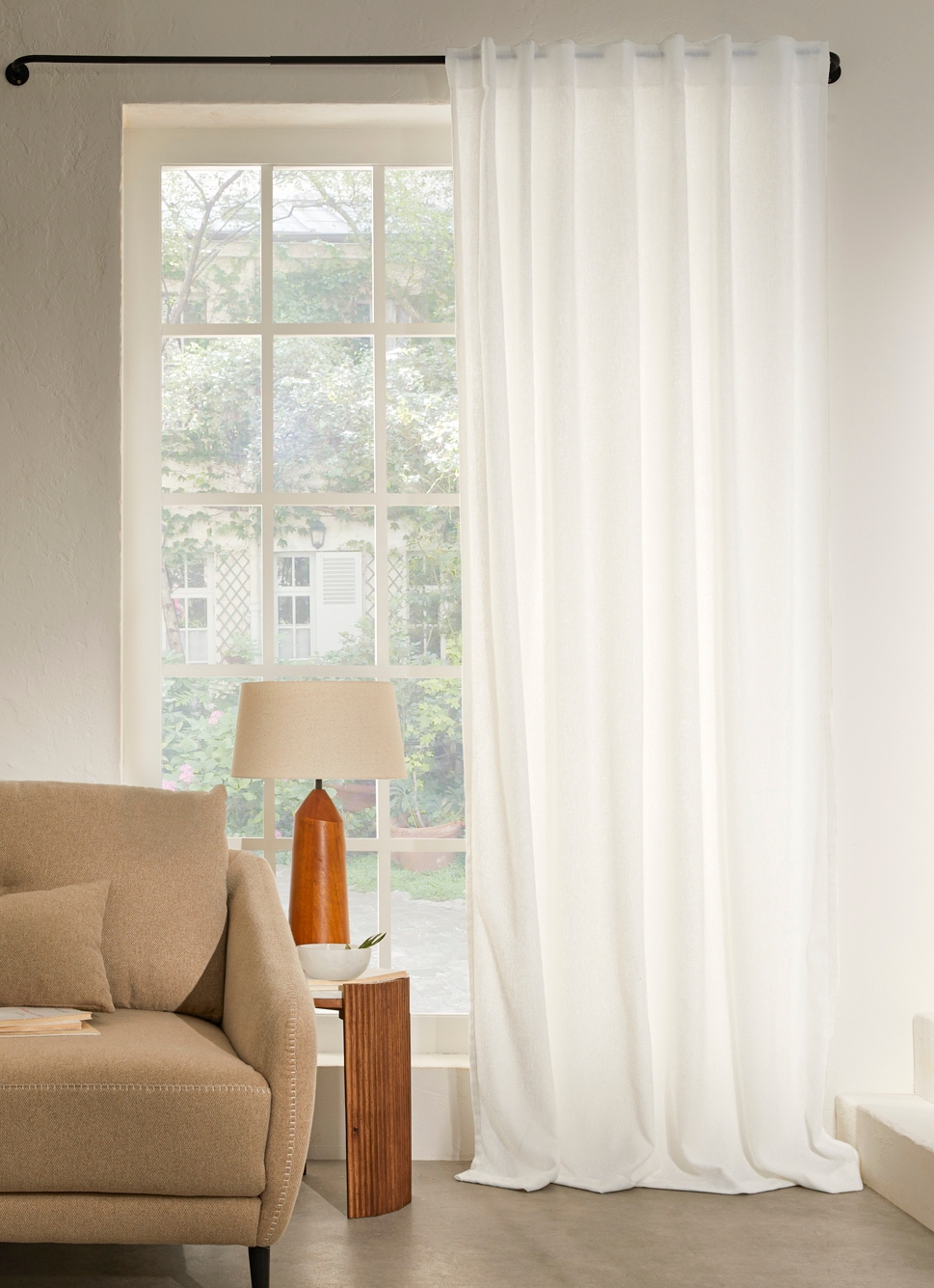 RIDEAU UNI FLUIDE EN TISSAGE AJOURÉ BLANC