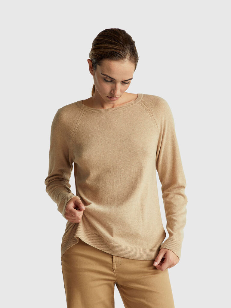 Beige crew neck sweater in cashmere and wool blend
