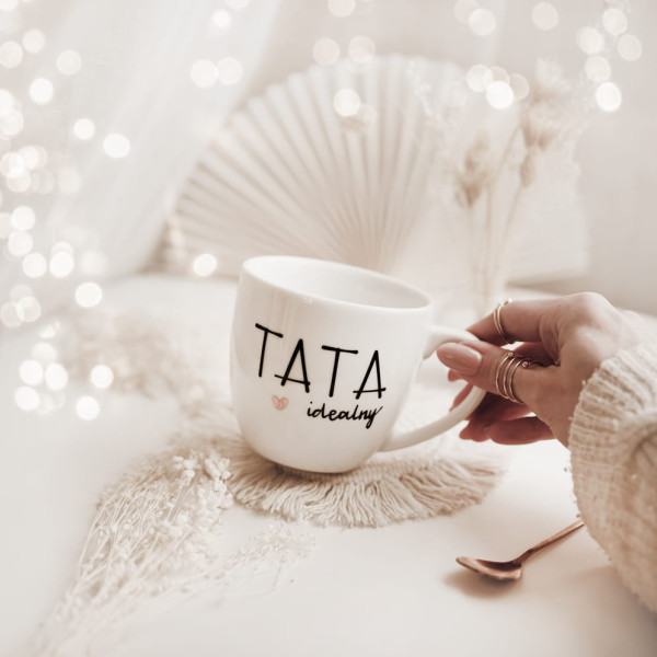 Biały kubek porcelanowy 300 ml - Tata idealny ze złotym sercem