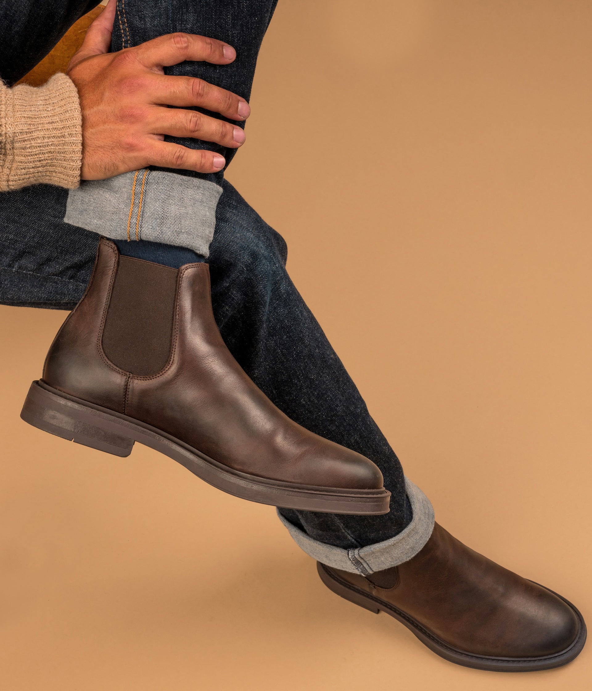 Chelsea boots Ioannis café