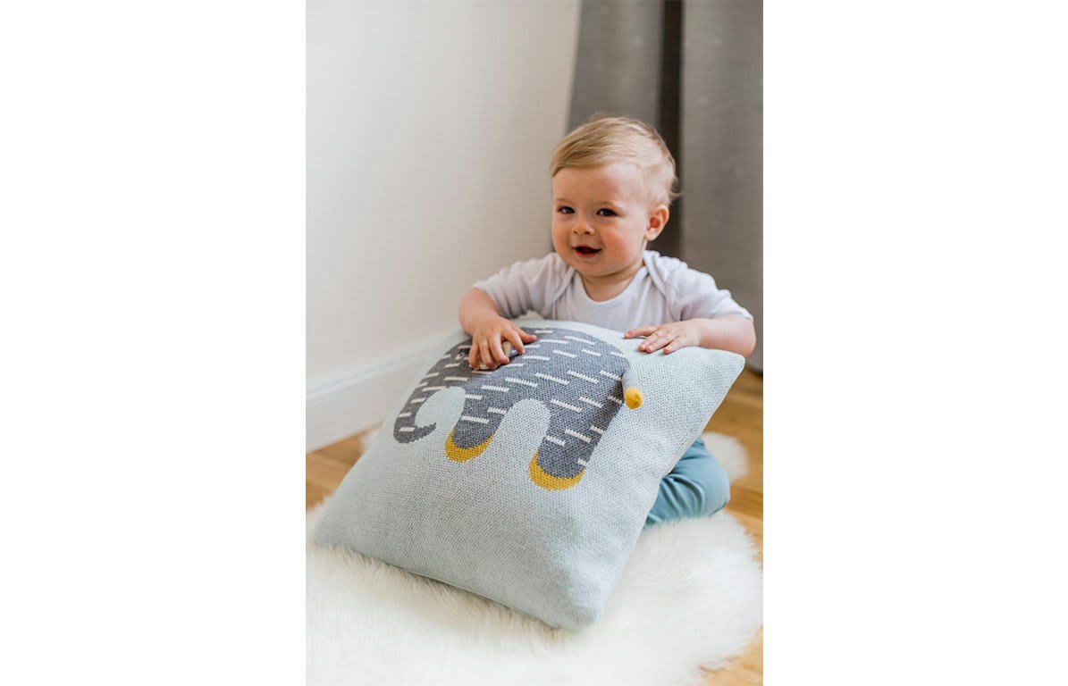 - Housse de coussin en coton motif éléphant gris et jaune