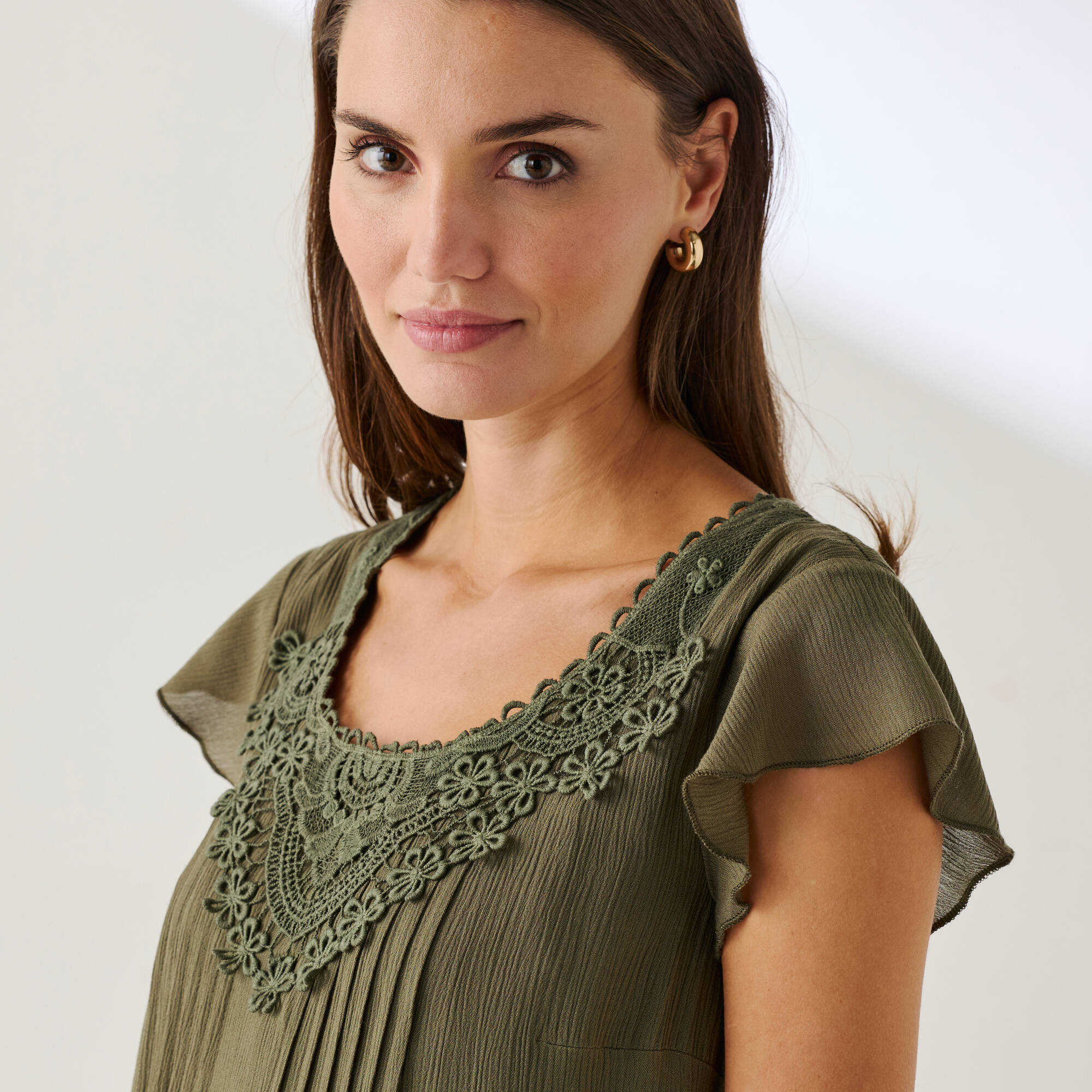 Robe décolleté macramé unie