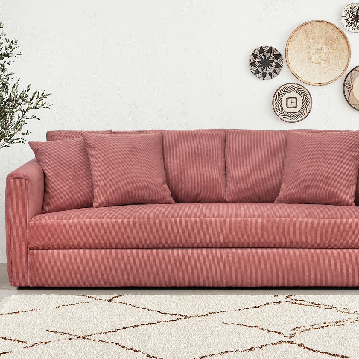 DENVER - Canapé 4 places en velours côtelé terracotta + 4 coussins déco