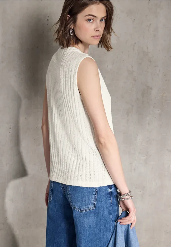 Top mit Rippstruktur