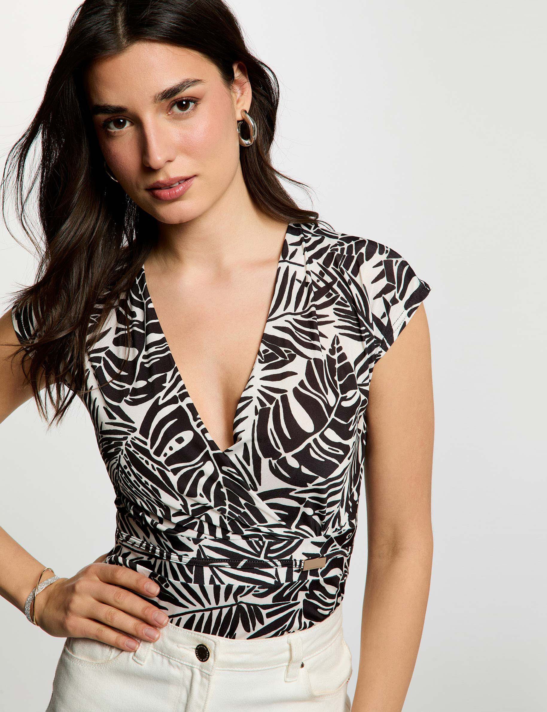 Fitted T-Shirt With Neckline Multicolor Women