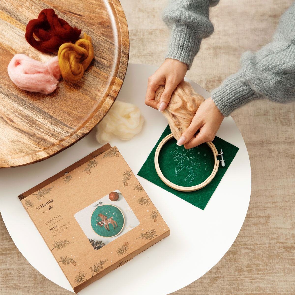 Zestaw DIY CRAFTIFY renifer do filcowania 21x20 cm