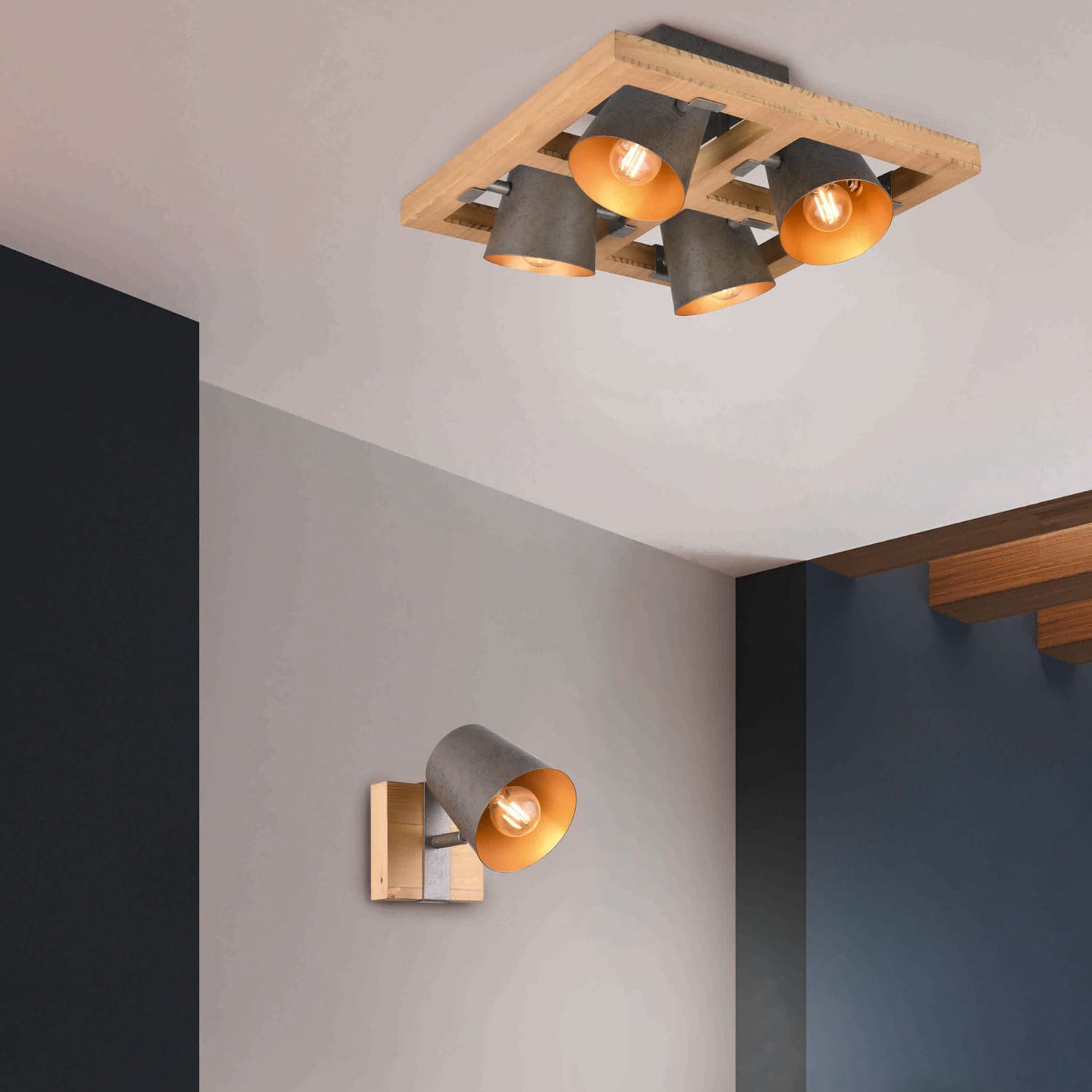 Applique luce orientabile Bell Trio