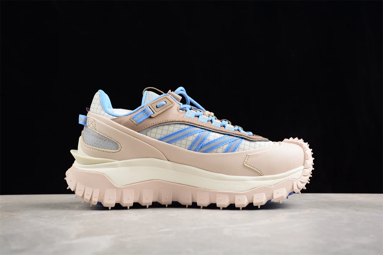 Wmns Moncler Trailgrip GORE-TEX 