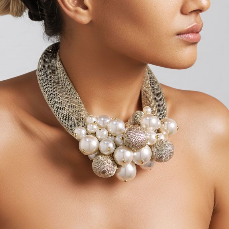 PEACH ACCESSORIES Mesh Necklace with Oversized Pearl Pendant