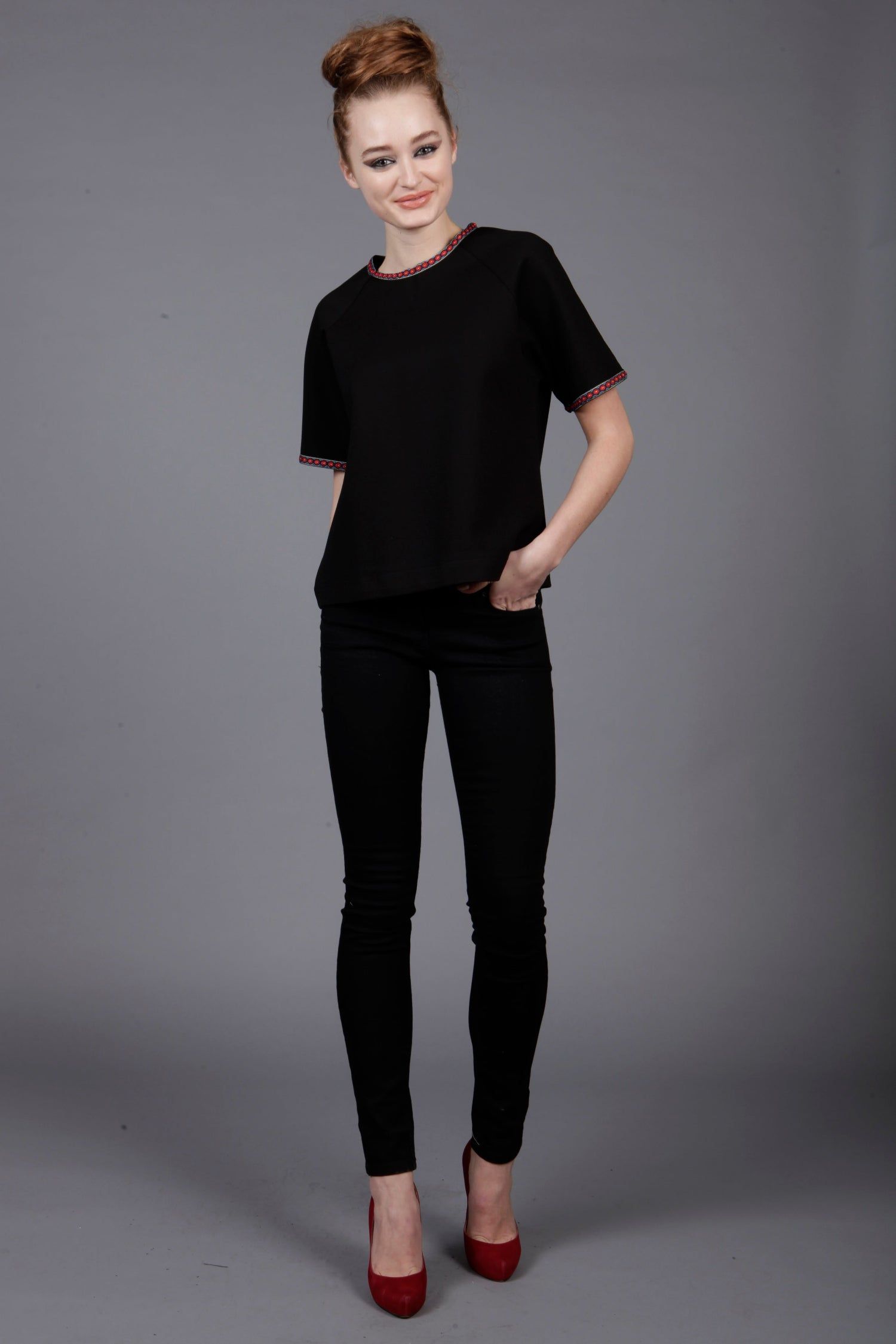 Cutie London Short Sleeve Top With Contrast Trim And Keyhole Back