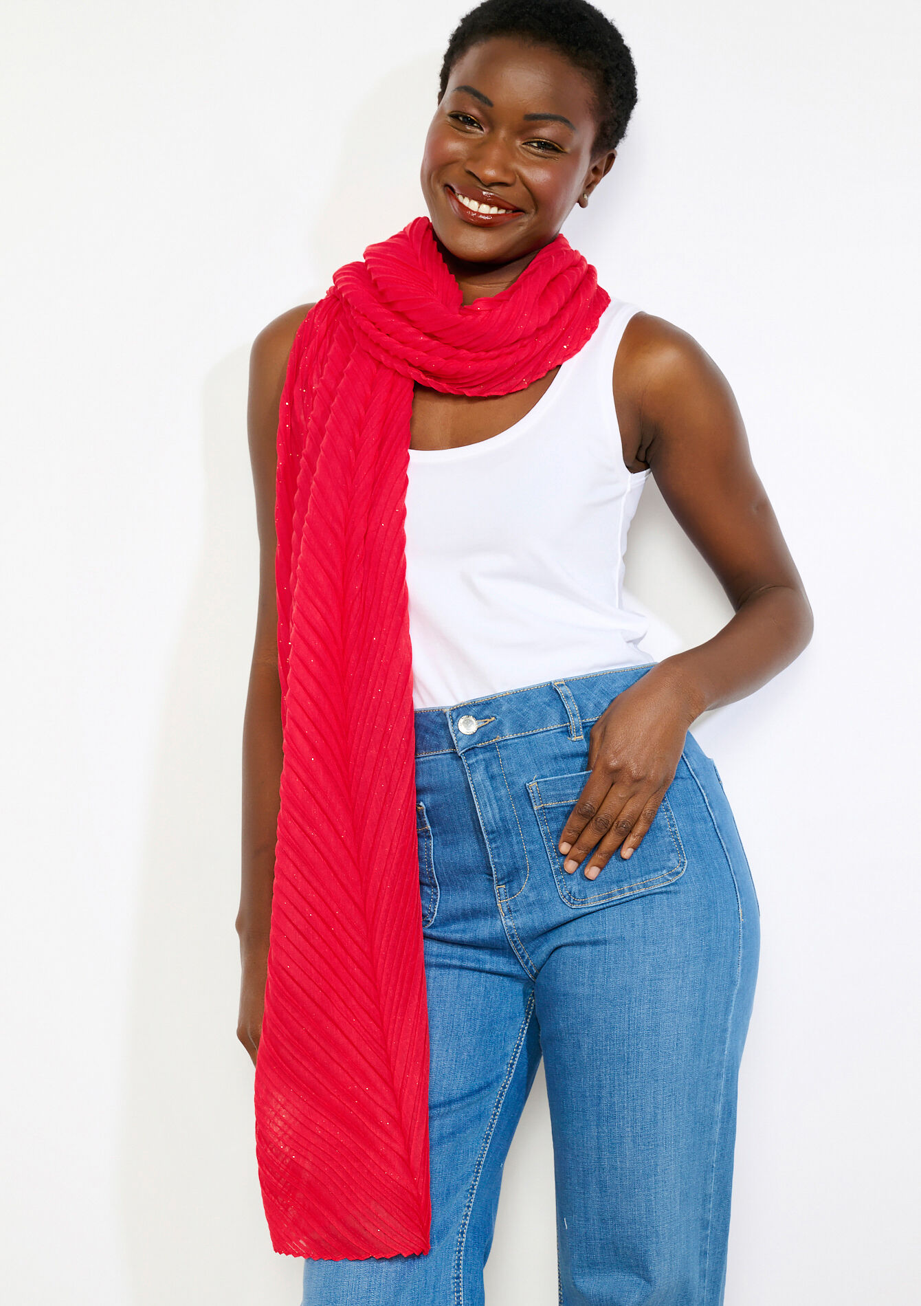 Pliss&eacute; sjaal met glansdraad