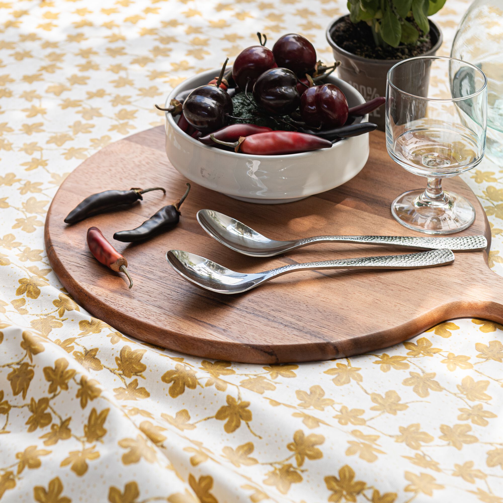 FIGUIER - Nappe enduite en coton motif figuier - jaune argan 150x250cm