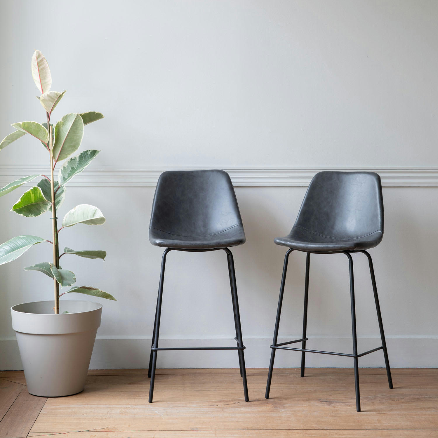 LUCIEN - Lot de 2 tabourets de bar vintage 65cm en simili cuir gris