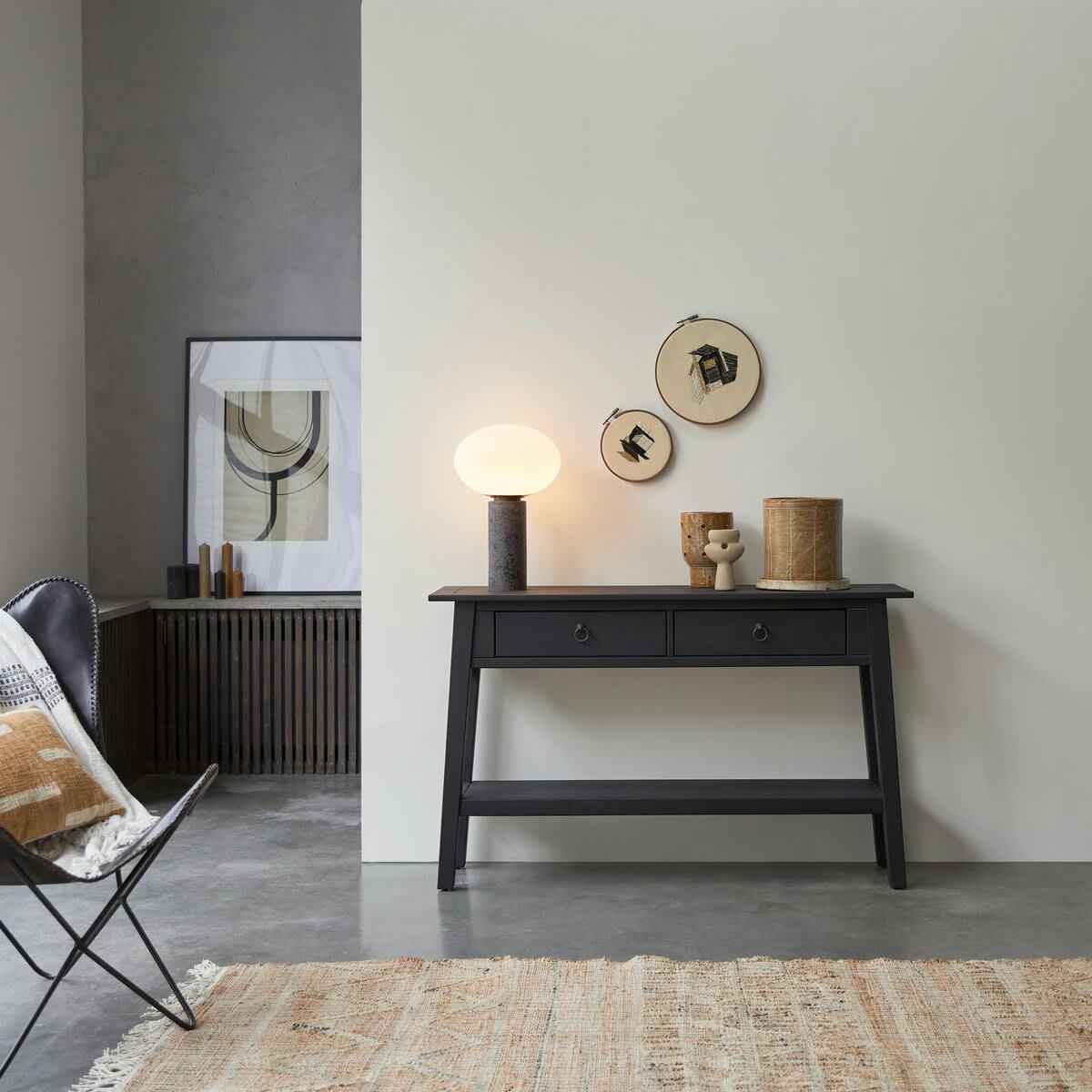 THAKI BLACK - Console en pin massif 2 tiroirs