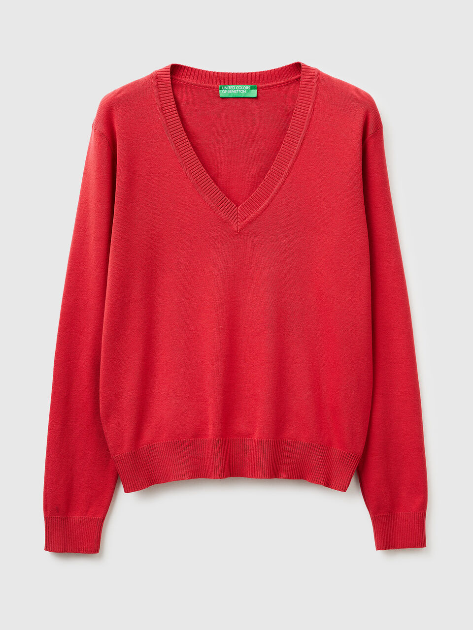 Strawberry red V-neck sweater in tricot cotton