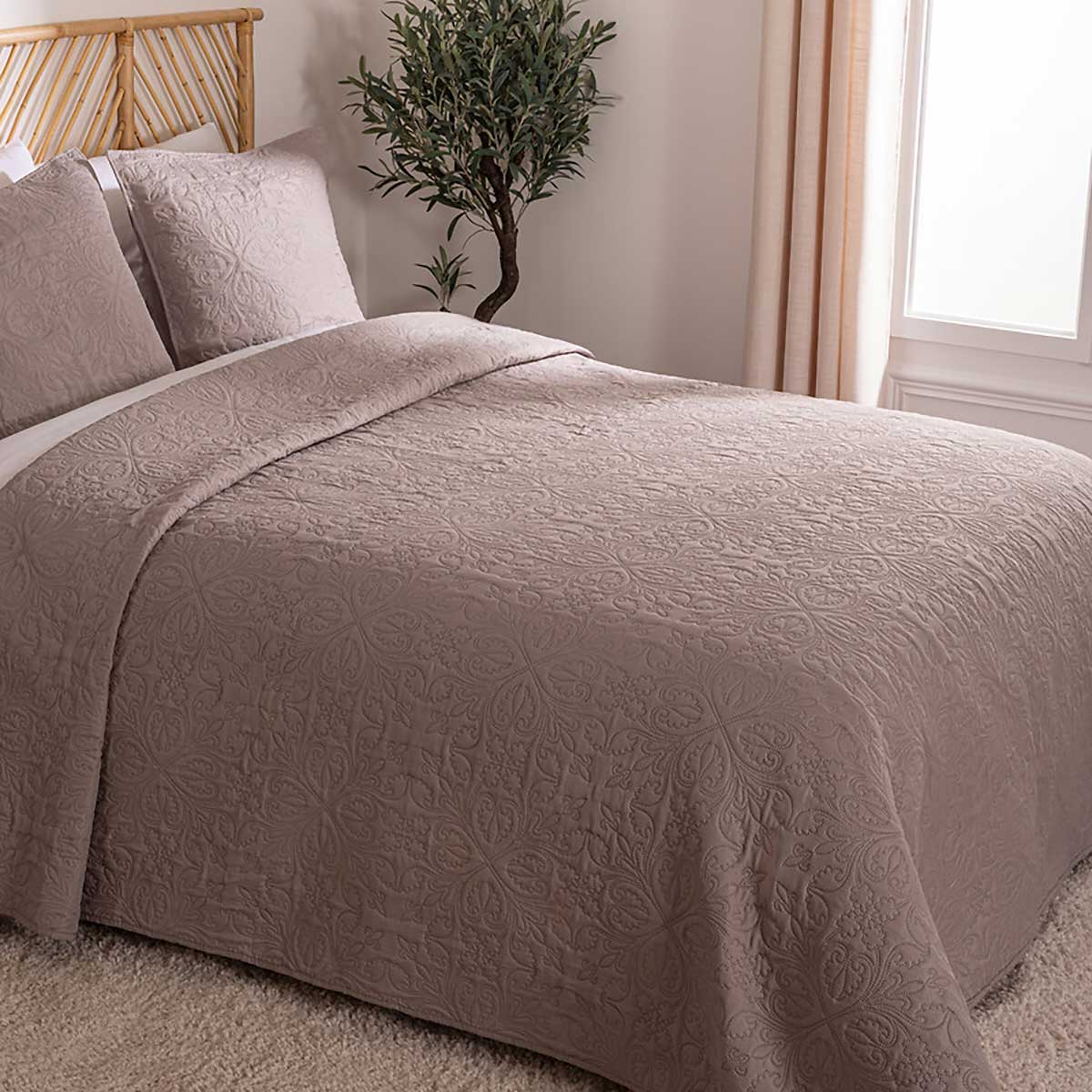 Colcha e 2 capas almofada arabescos linho