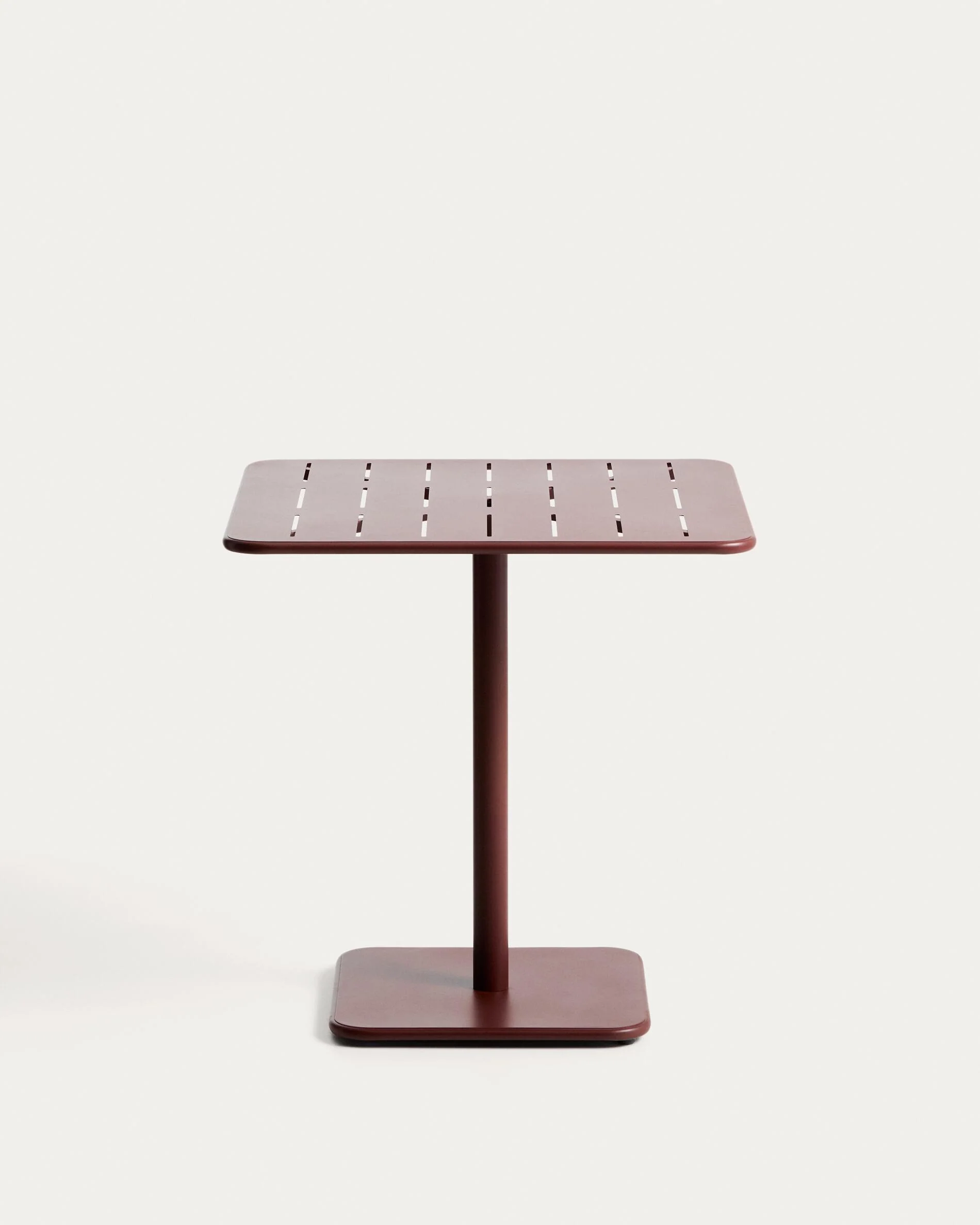 Brai outdoor table in burgundy galvanised steel 70 x 70cm