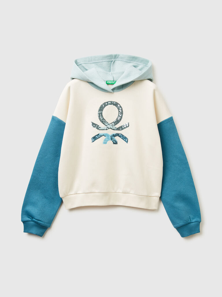 Hoodie with sequins