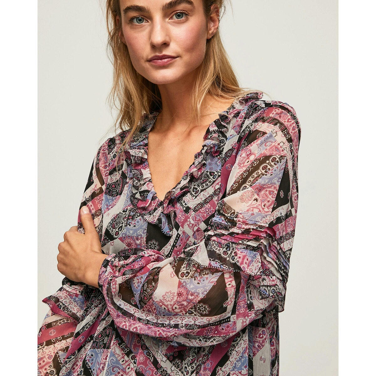 Robe courte imprimée, volantée