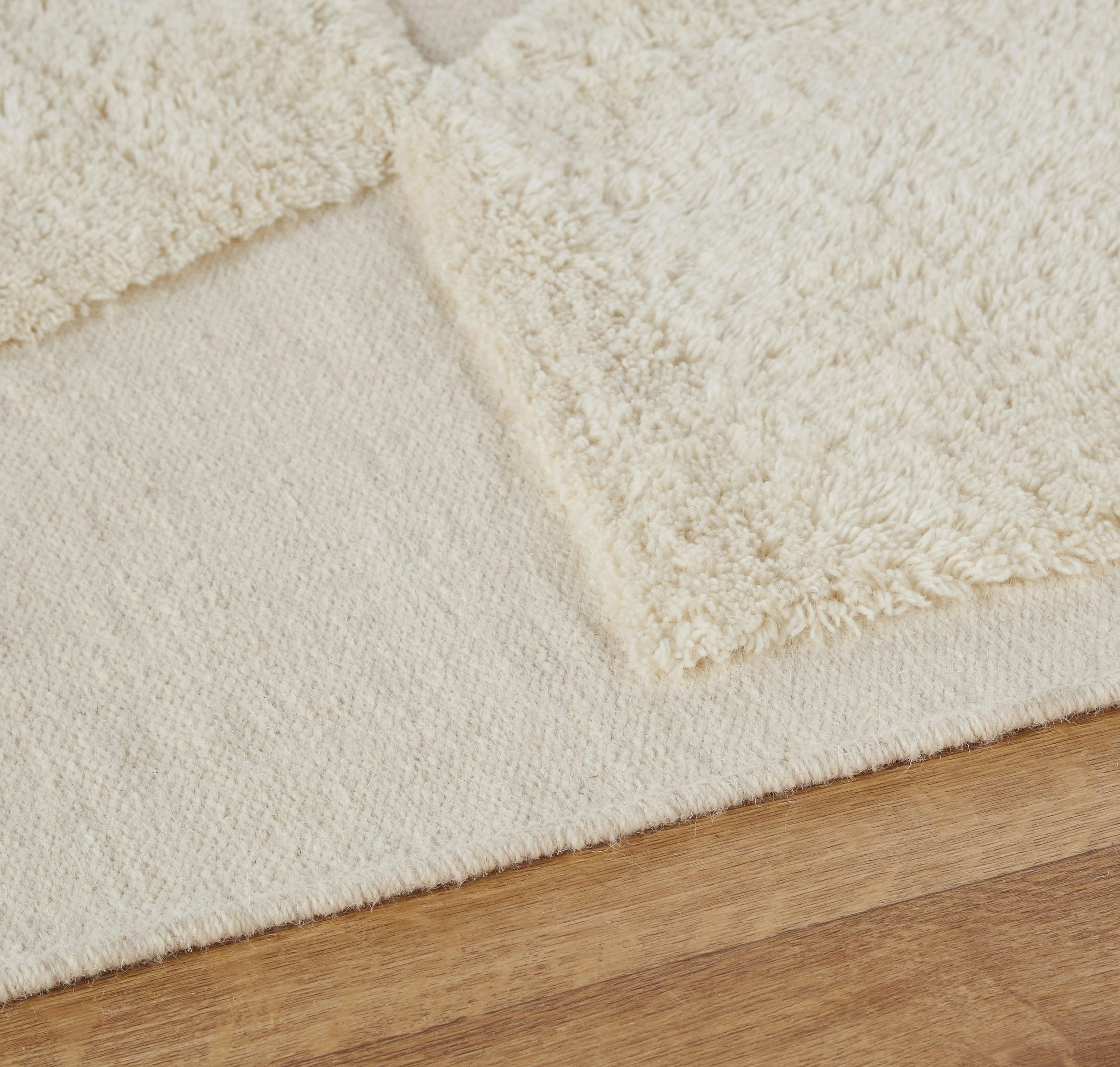 ANAYA - Tapis tissé en laine beige motif tufté160x160