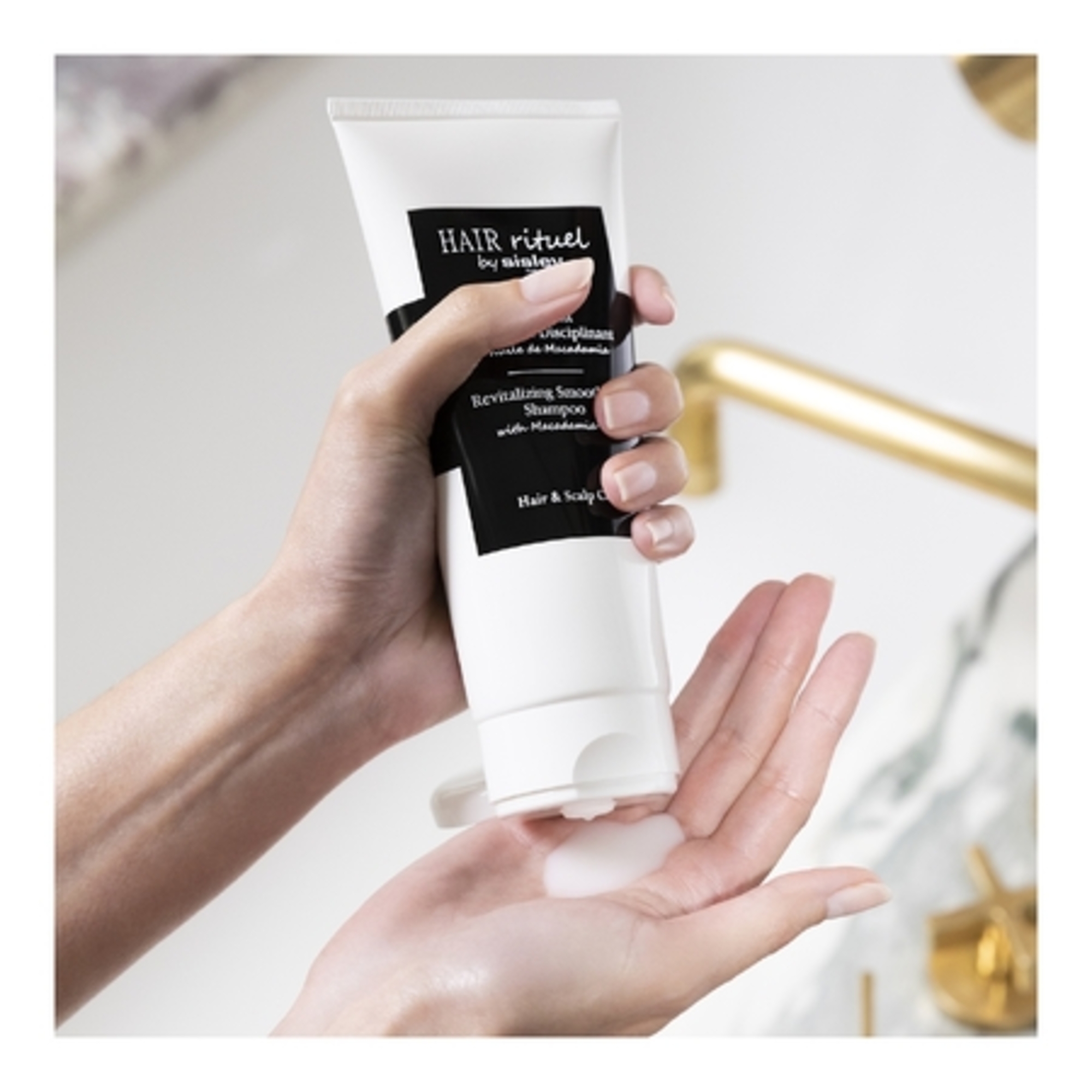 HAIR RITUEL by SISLEYSoin Lavant Disciplinant à l'huile de Macadamia