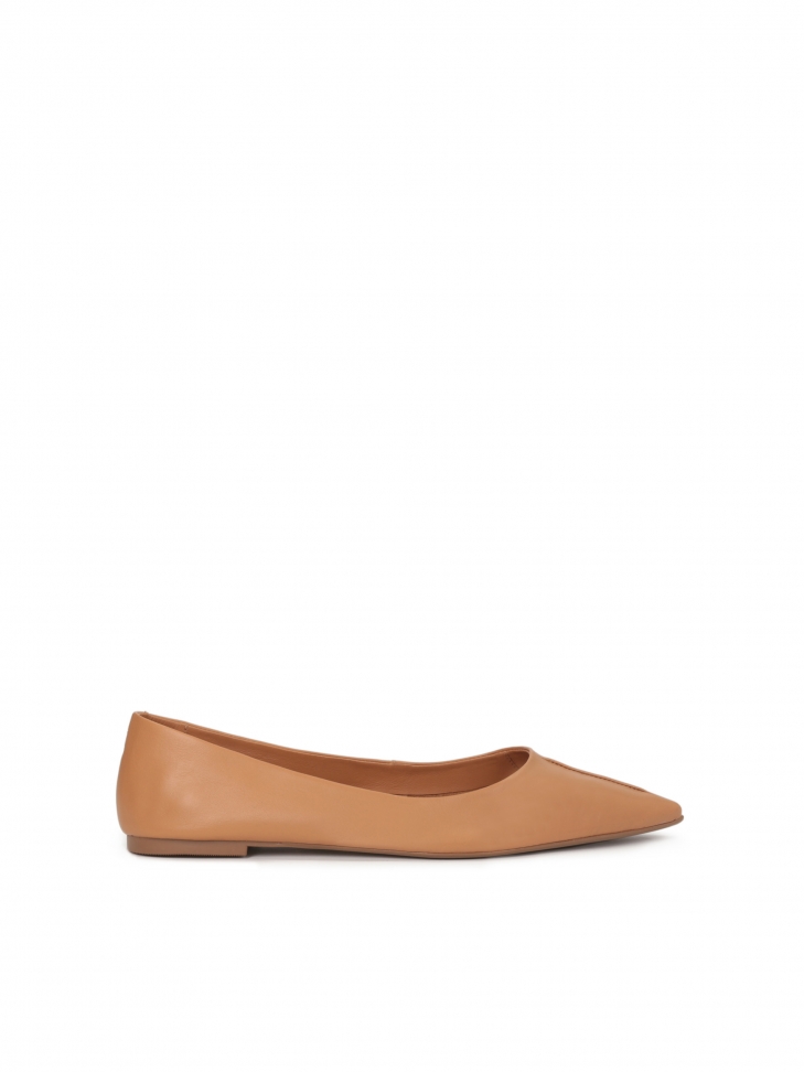 Comfortable light brown leather ballerinas