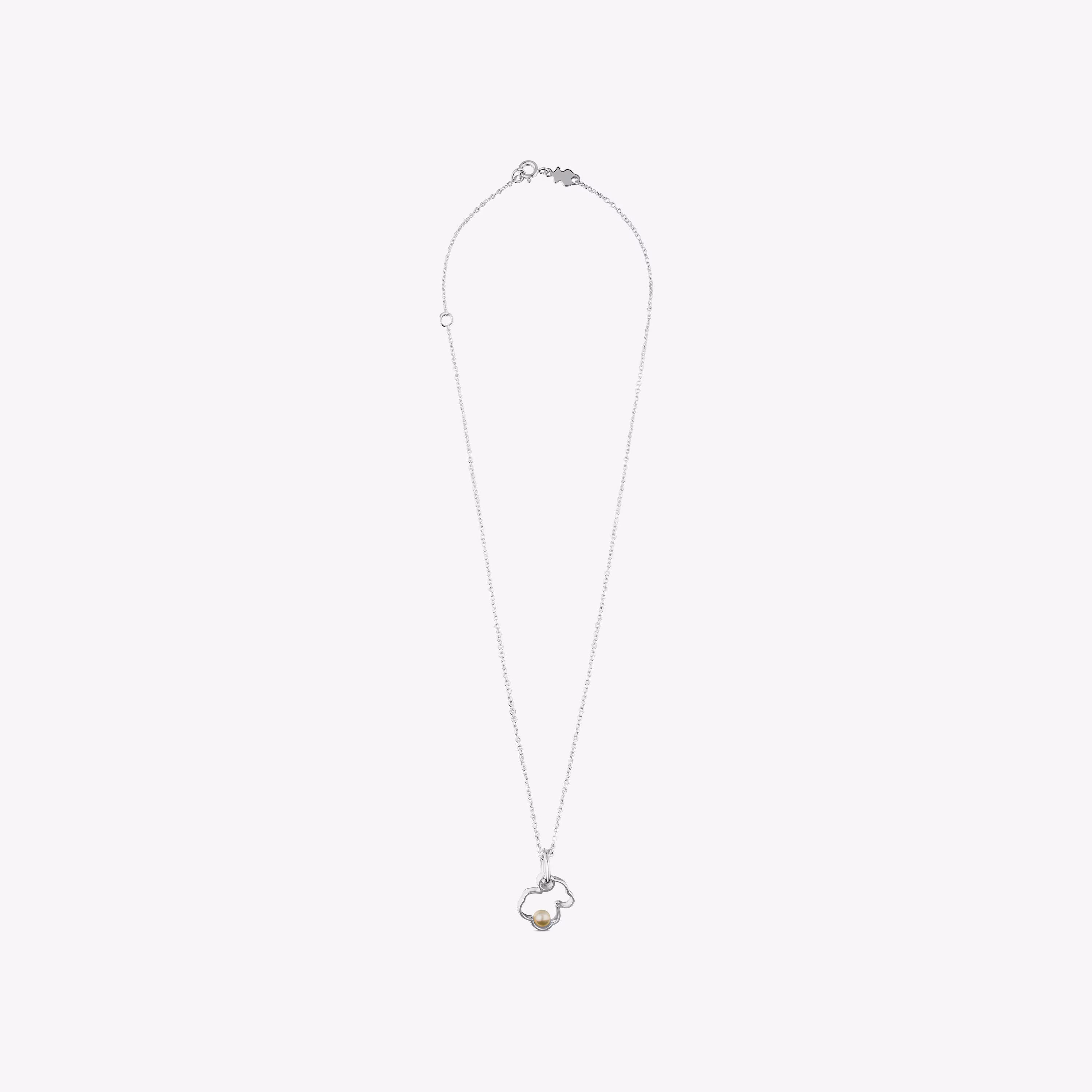 Collar de plata con perla cultivada motivo silueta oso Silueta