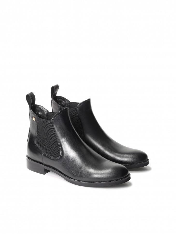 Ladies' black Chelsea boots