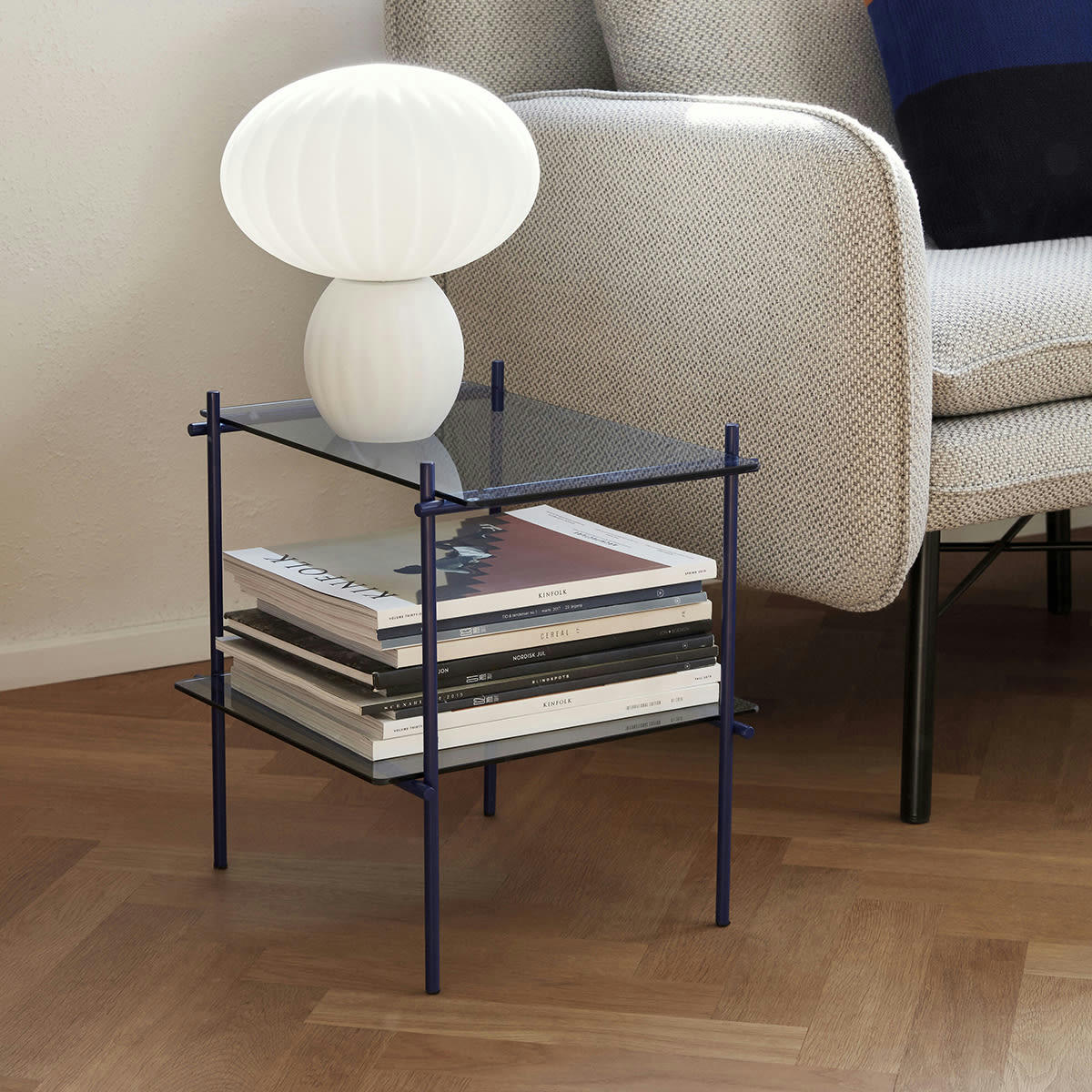 NICHE - Table en carrée métal et verre bleu