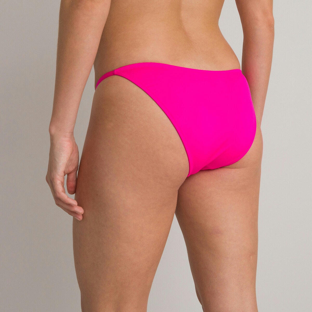 Bas de maillot de bain culotte, détail bijou