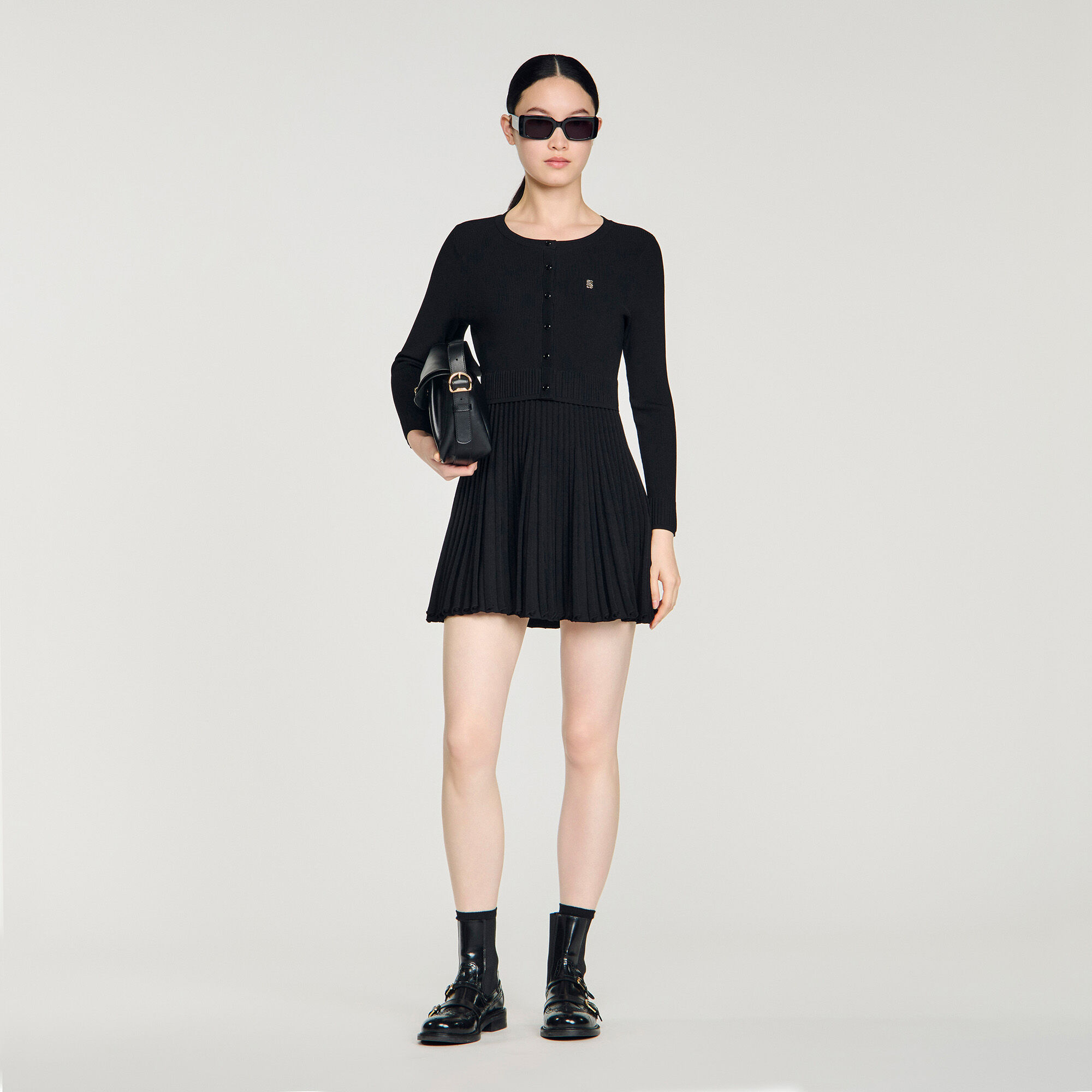 Robe courte en maille plissée