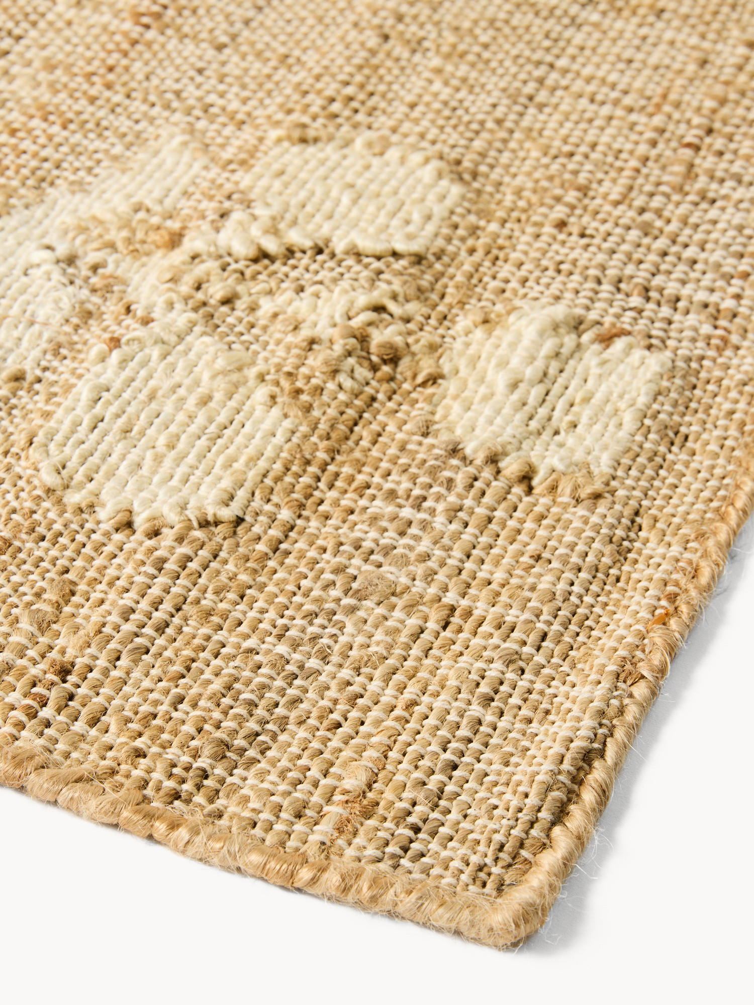 Tappeto rettangolare in 100% iuta con fiori bianchi