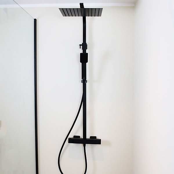 Colonne de douche noire avec thermostatique 300 Essebagno Quartos