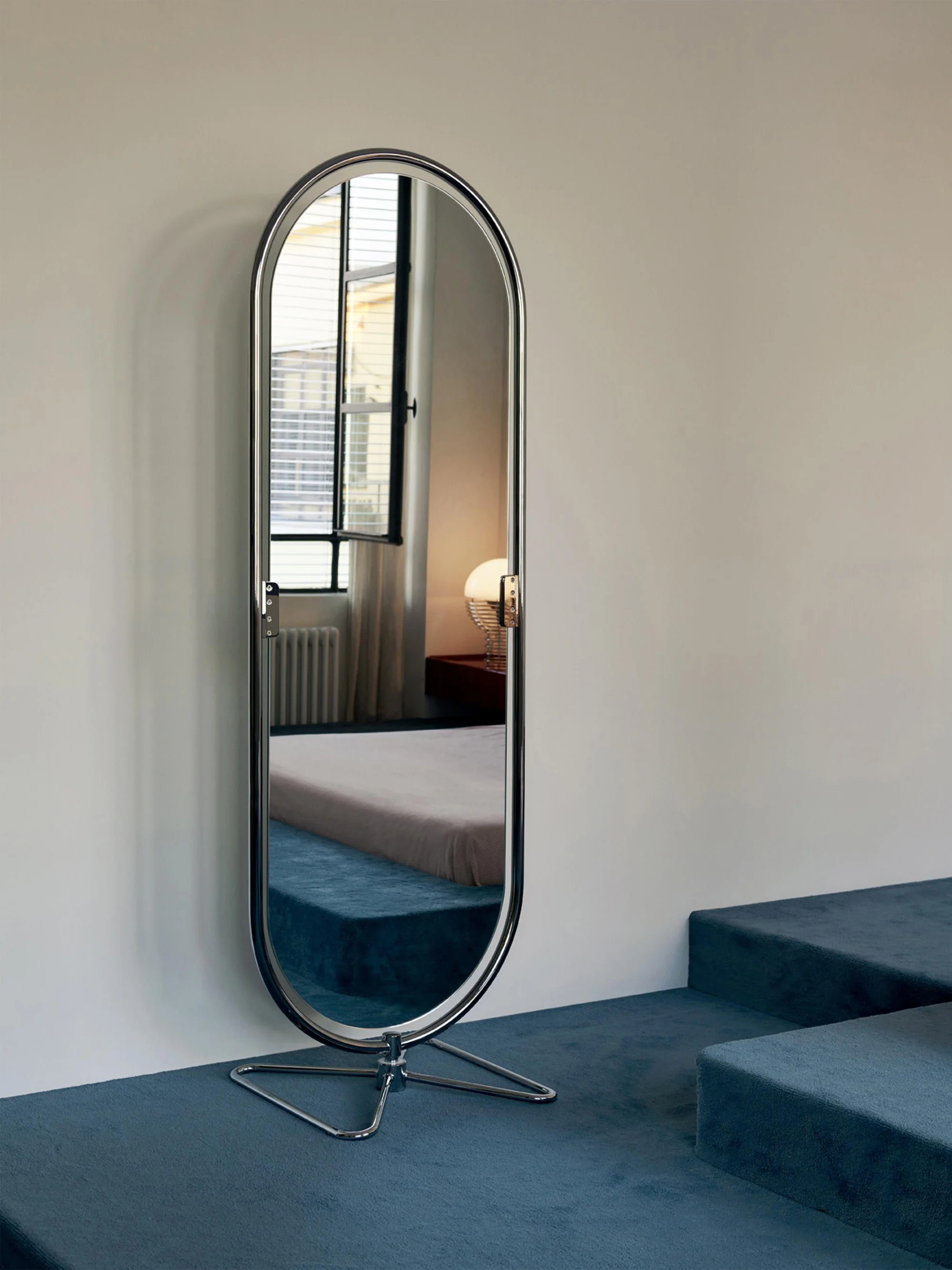Ovaler Standspiegel System 1-2-3, Design Verner Panton