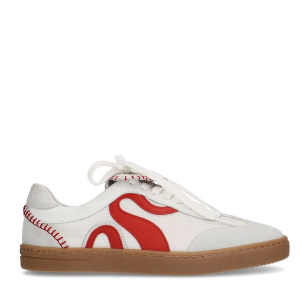 Witte suède sneakers met rode details