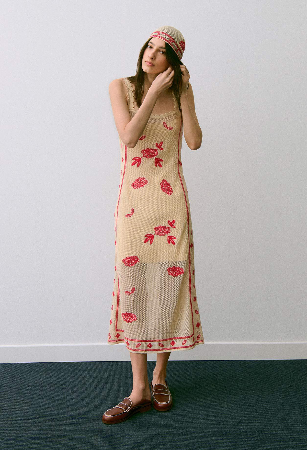 Robe midi broderies florales