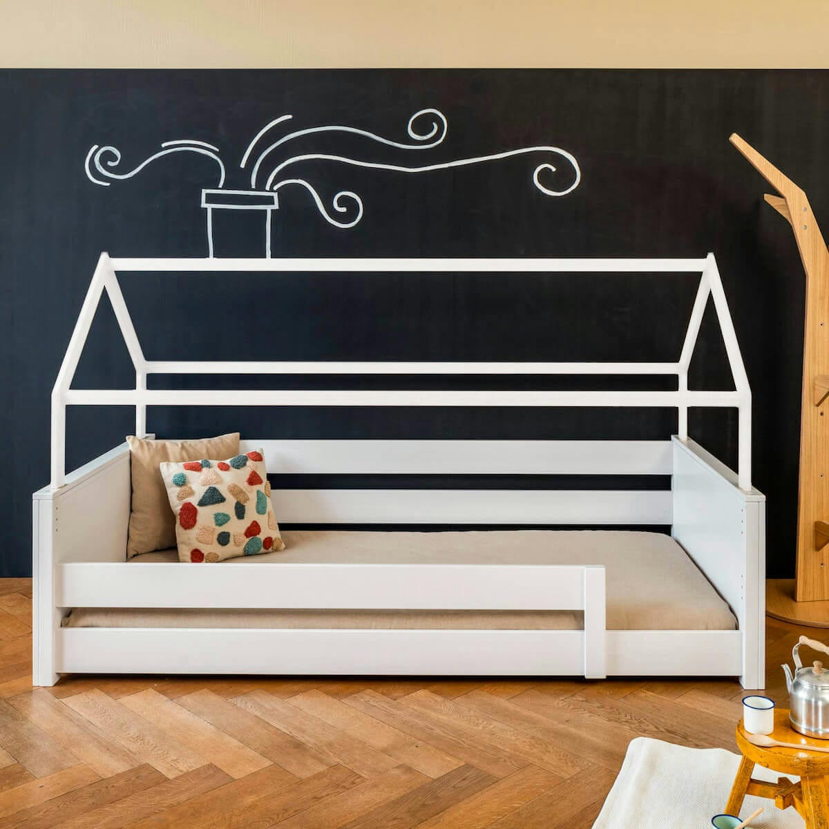 KASVA - Lit au sol cabane hêtre laqué blanc