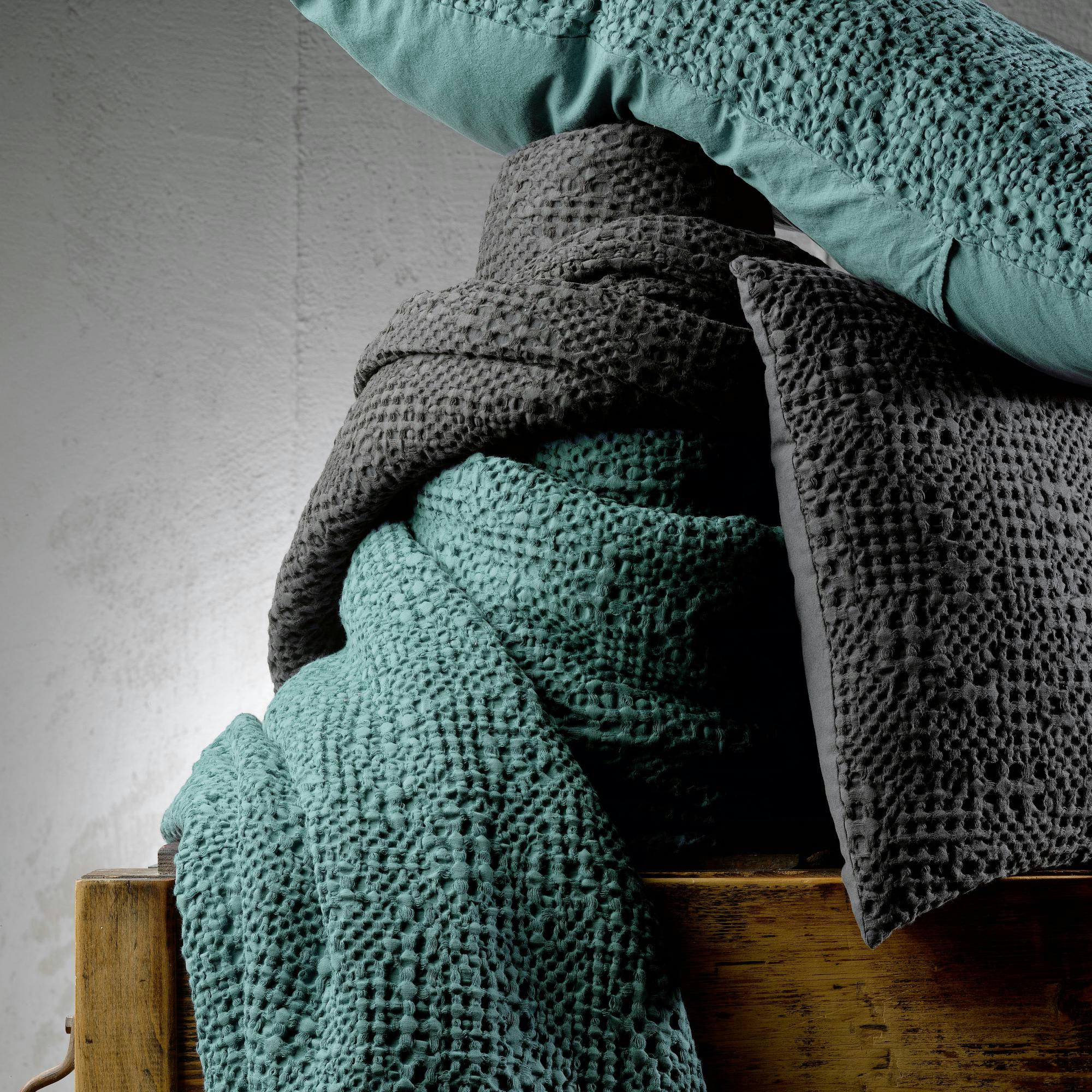 TANA - Jeté   en coton prusse 240 x 260