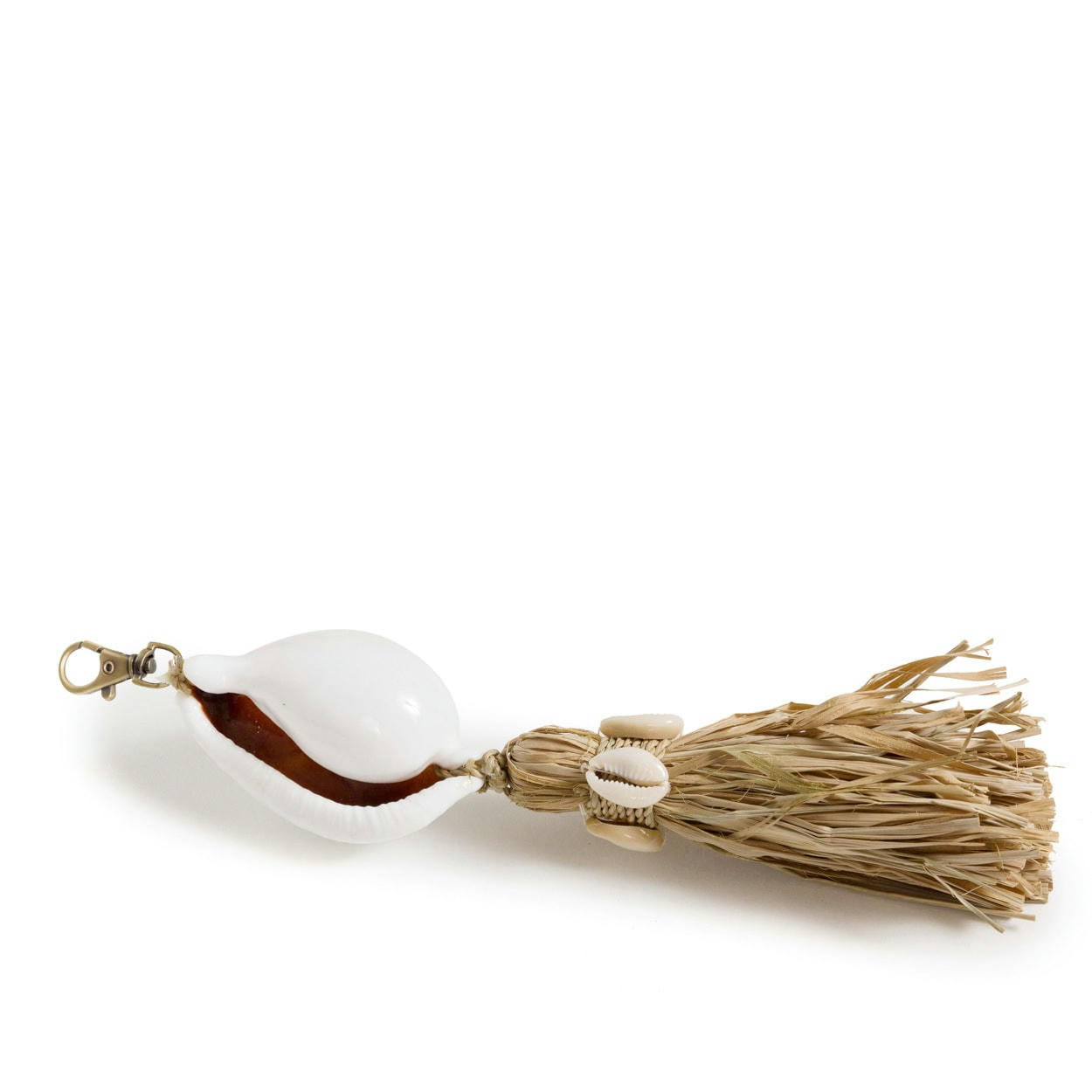 KUBU - Porte-clés en raffia et coquillage blanc naturel